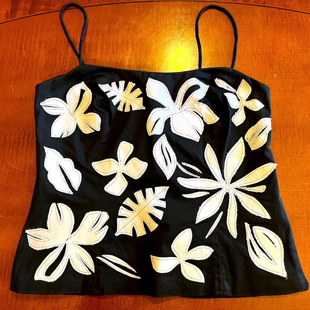 Floral appliqués top. Rare find! White leaves & flowers sewn on black. Zipper. 2